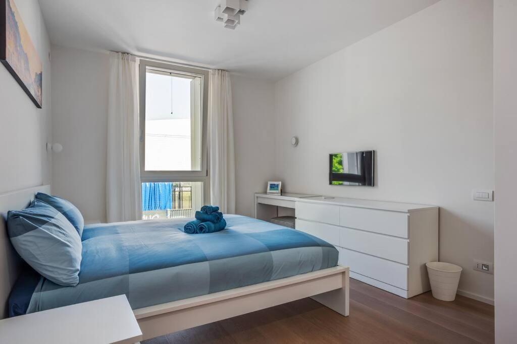 Easylife - Modern And Spacious Apt In Fiera City Life Milan Bagian luar foto